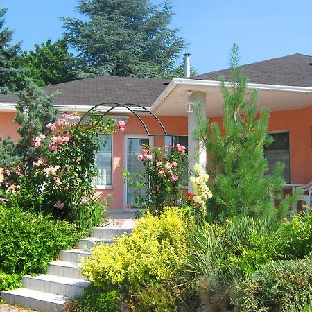Fészek Apartmanház Vonyarcvashegy Exterior foto