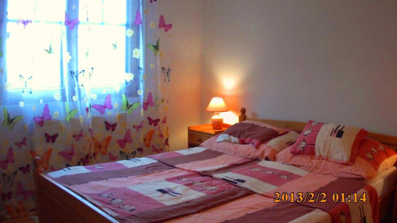 Fészek Apartmanház Vonyarcvashegy Exterior foto