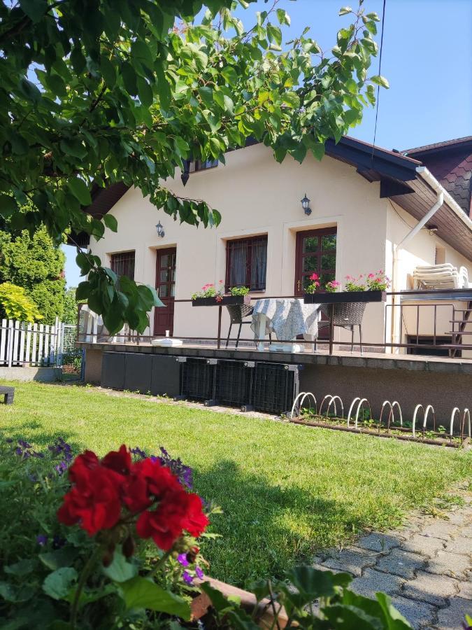 Fészek Apartmanház Vonyarcvashegy Exterior foto