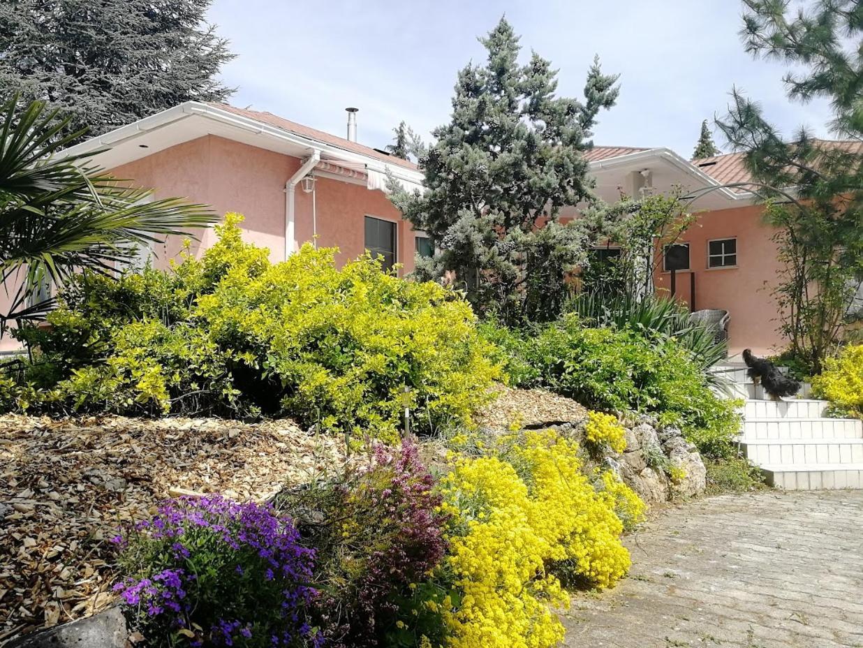 Fészek Apartmanház Vonyarcvashegy Exterior foto